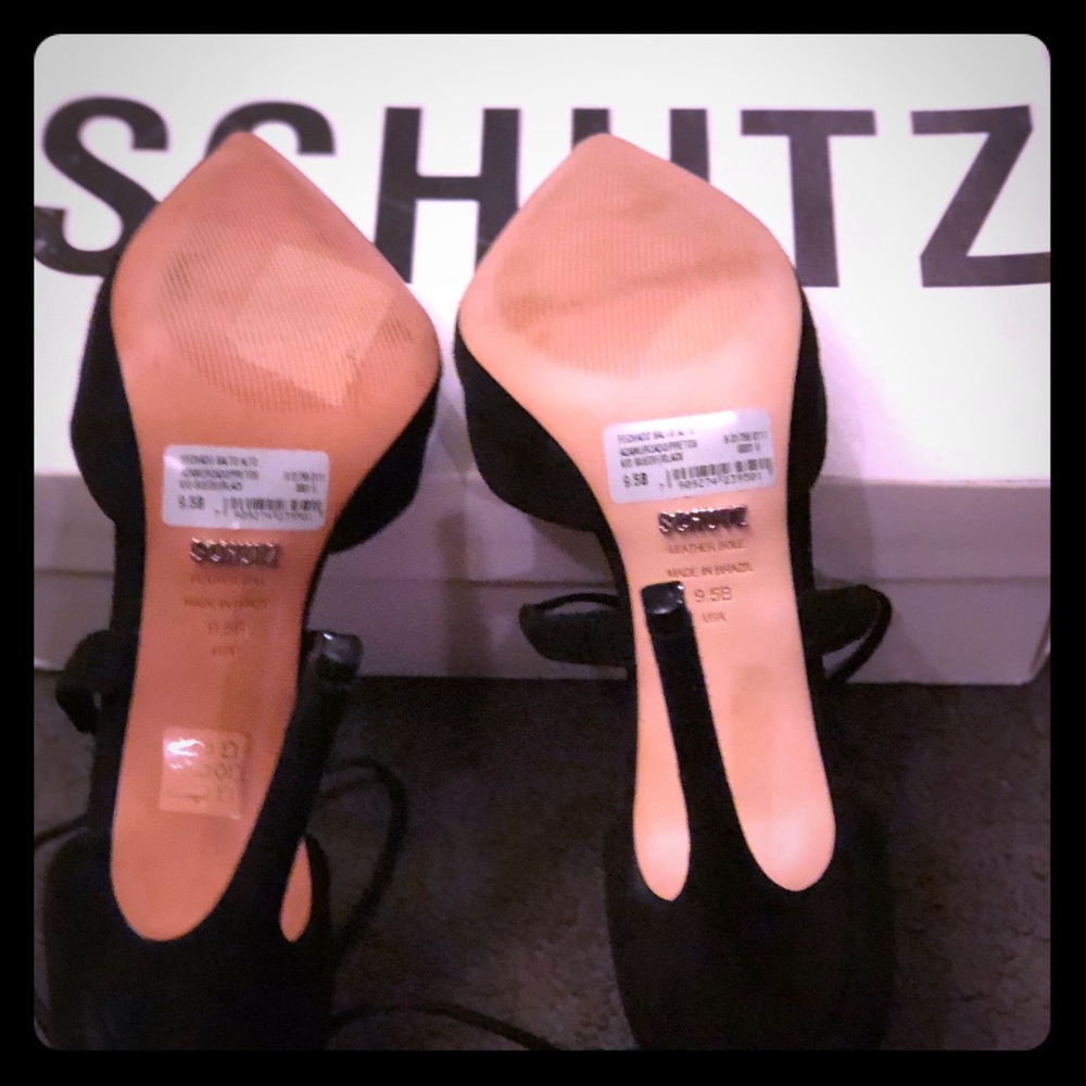 NWB Shoots black pointed toe pumps size 9.5